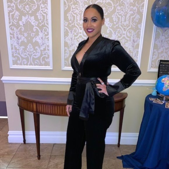 Meet your Posher, Lina - Picture 3 of 4